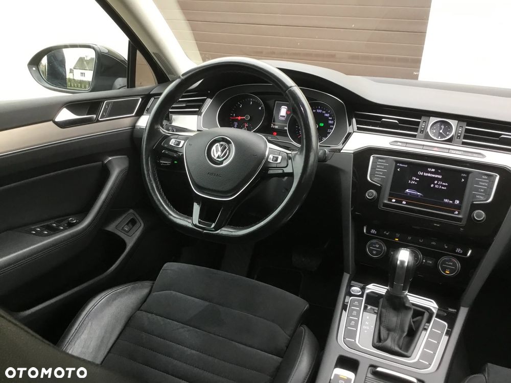 Volkswagen Passat 2.0 TDI SCR DSG Highline - 37