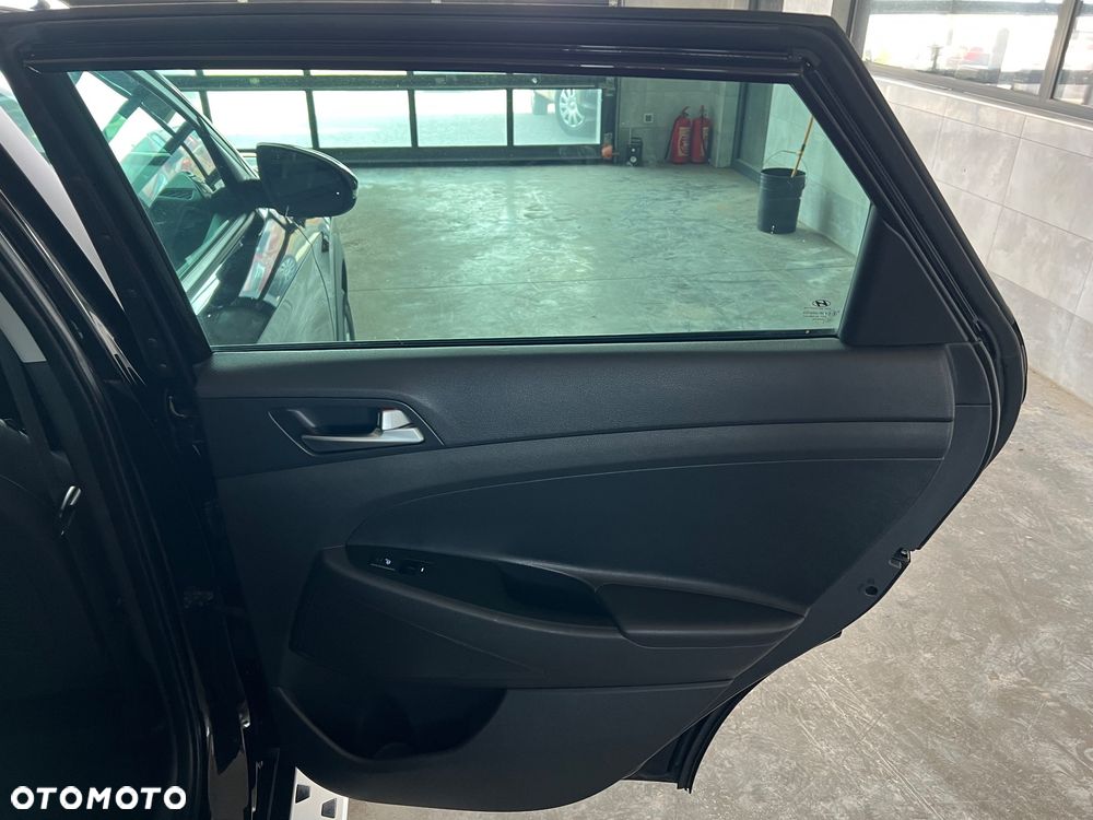 Hyundai Tucson blue 1.7 CRDi 2WD Style - 22