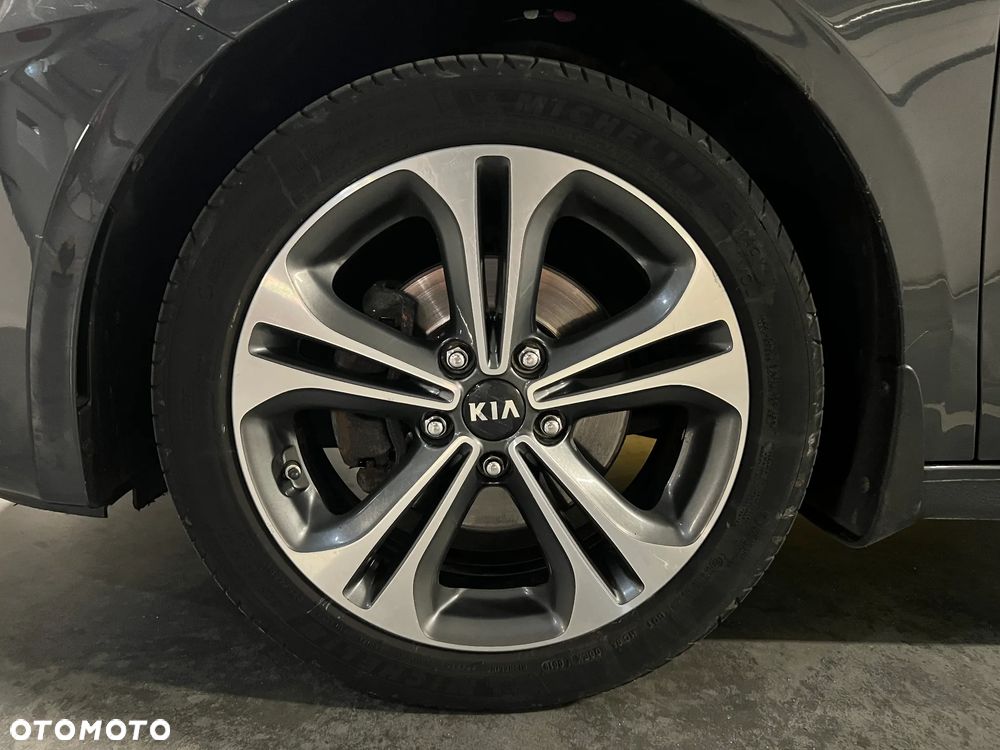 Kia Ceed - 13