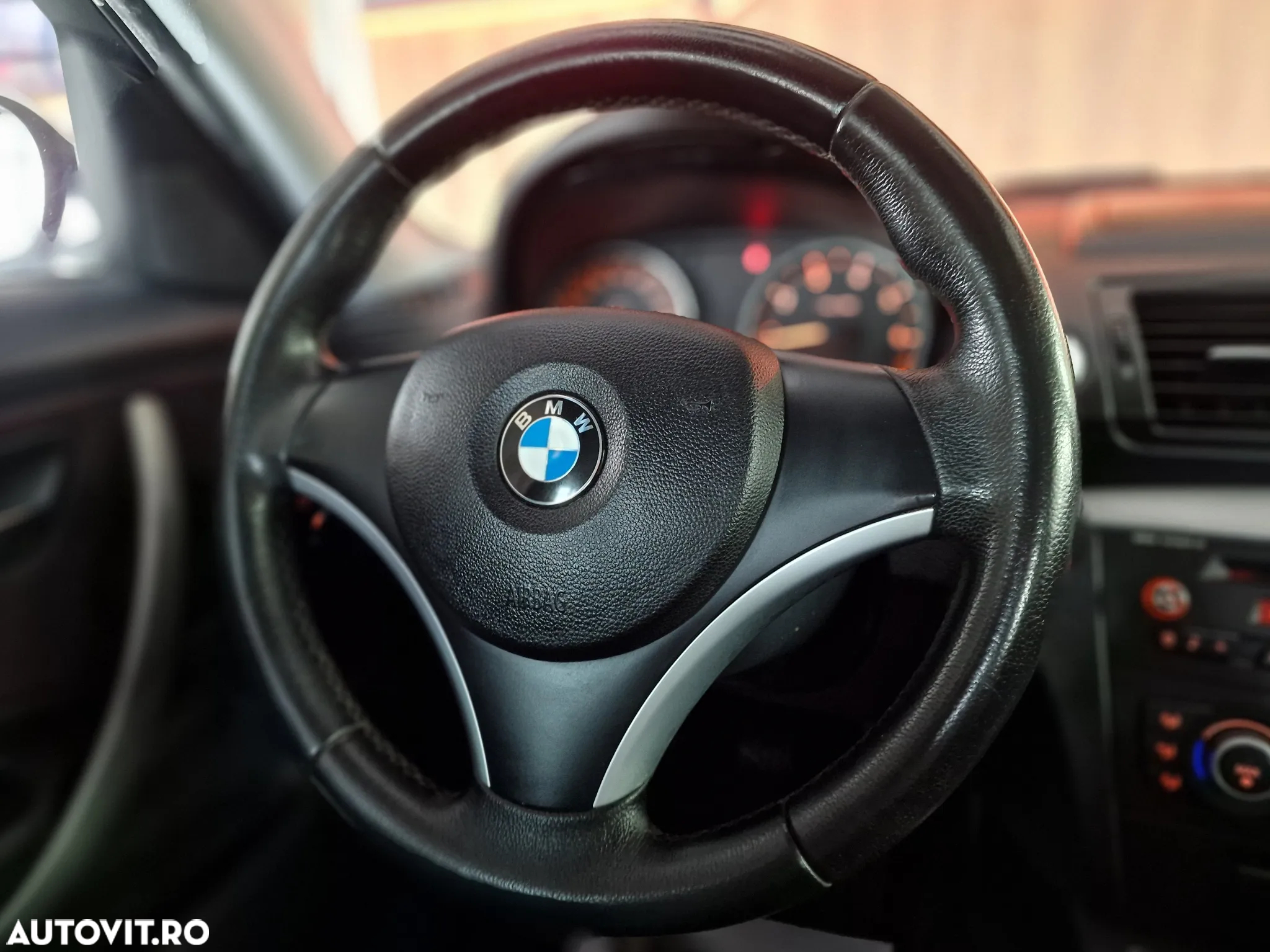 BMW Seria 1 118i - 20