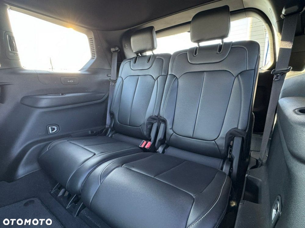 Jeep Grand Cherokee - 21