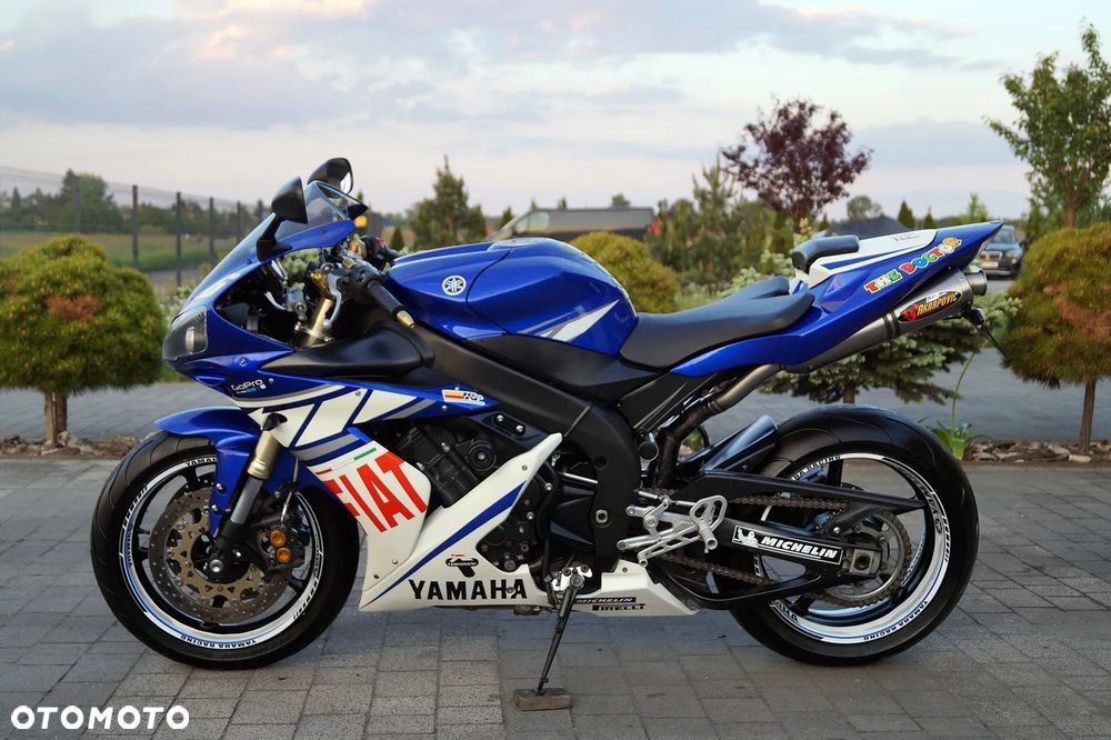 Yamaha R1 - 7