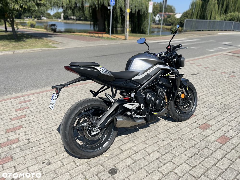 Triumph Street Triple - 4
