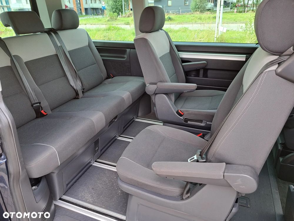Volkswagen Multivan - 26