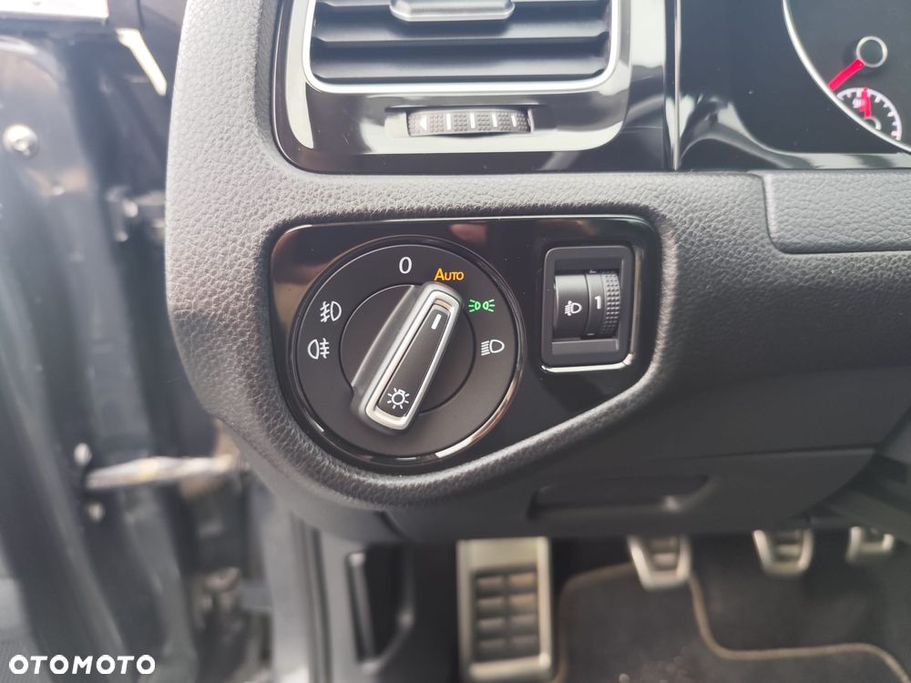 Volkswagen Golf - 10