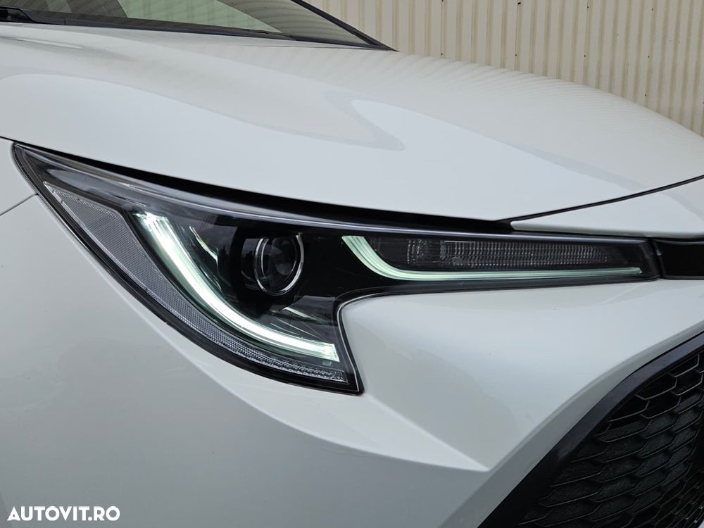 Toyota Corolla 2.0 HSD Exclusive Plus GR Sport Bi-Tone - 40