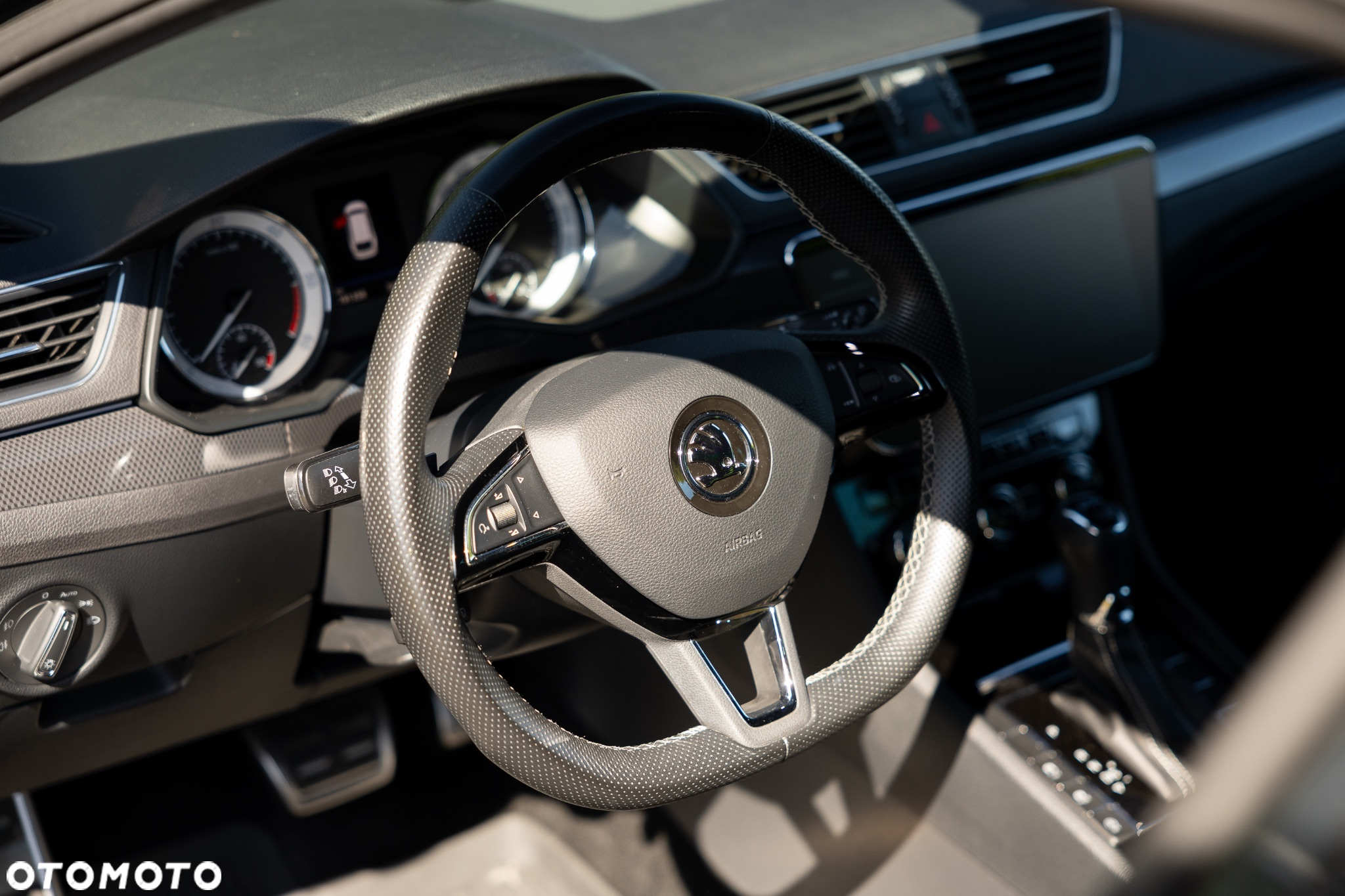 Skoda Superb 2.0 TDI DSG Sportline - 14