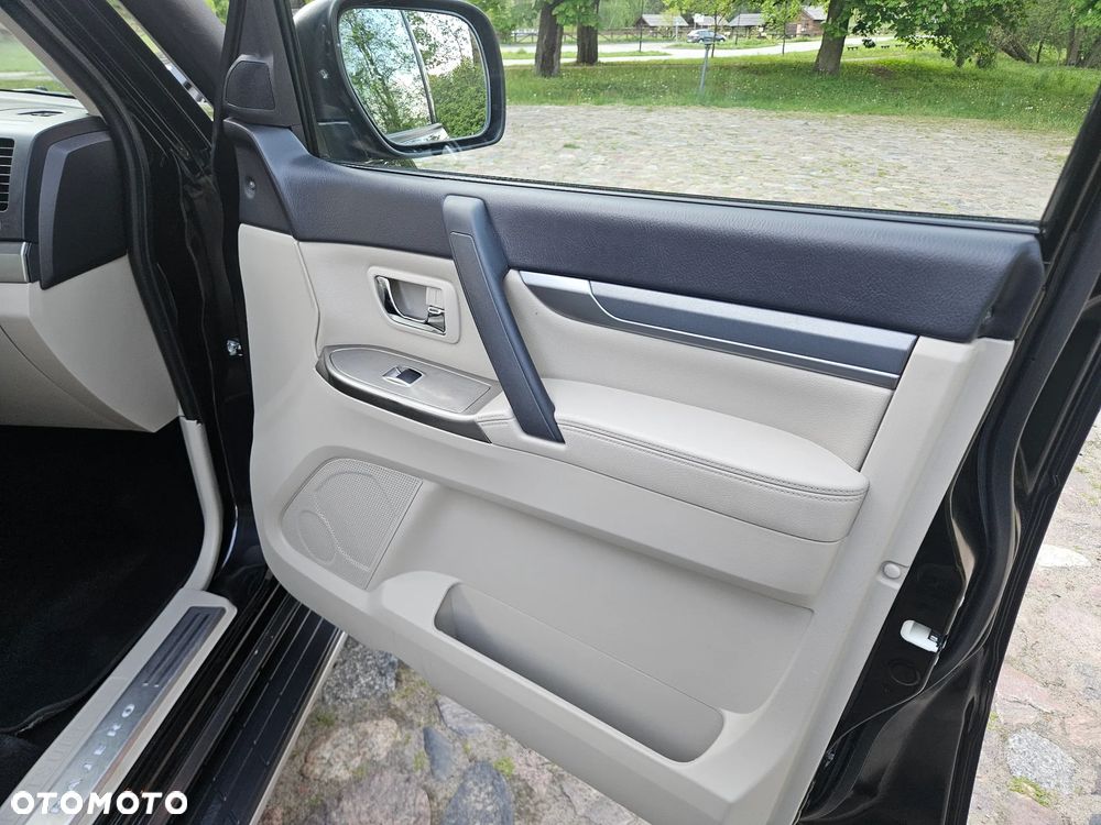 Mitsubishi Pajero 3.2 DID Instyle EU6 - 36