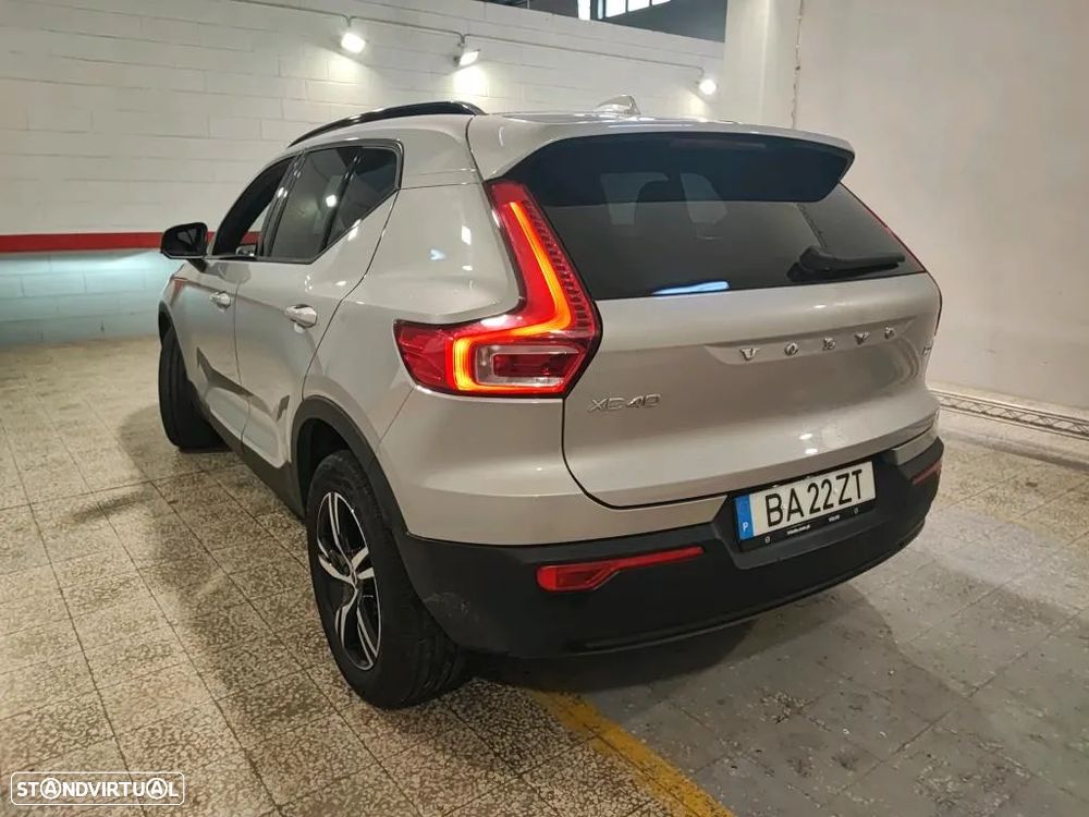 Volvo XC 40 1.5 T2 Plus Dark Auto - 2