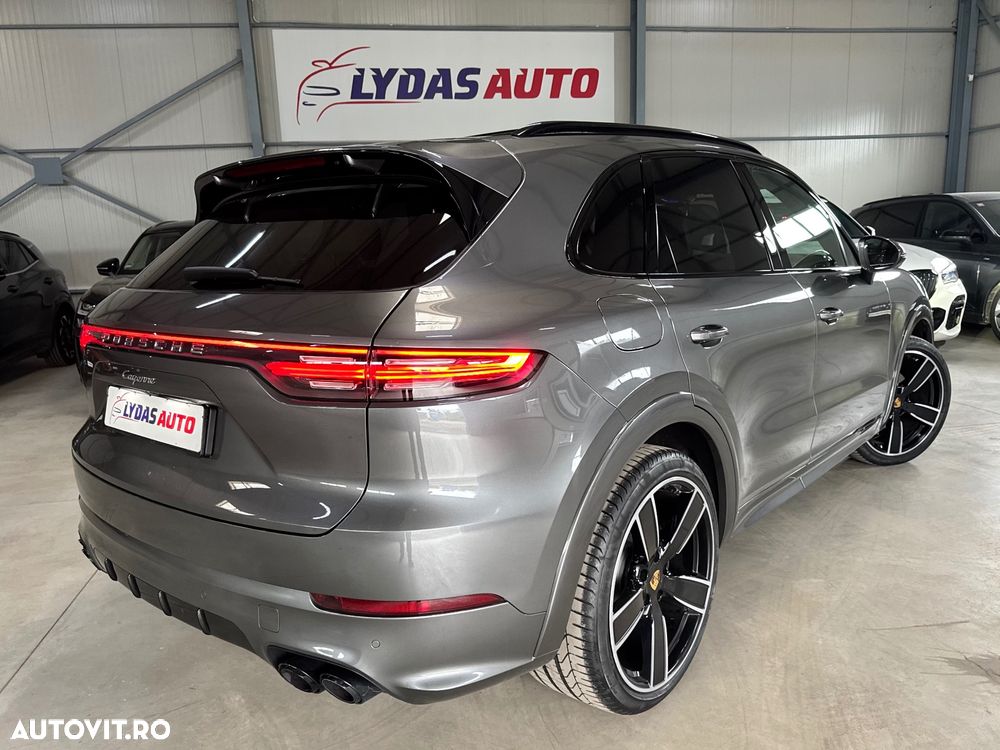 Porsche Cayenne - 5