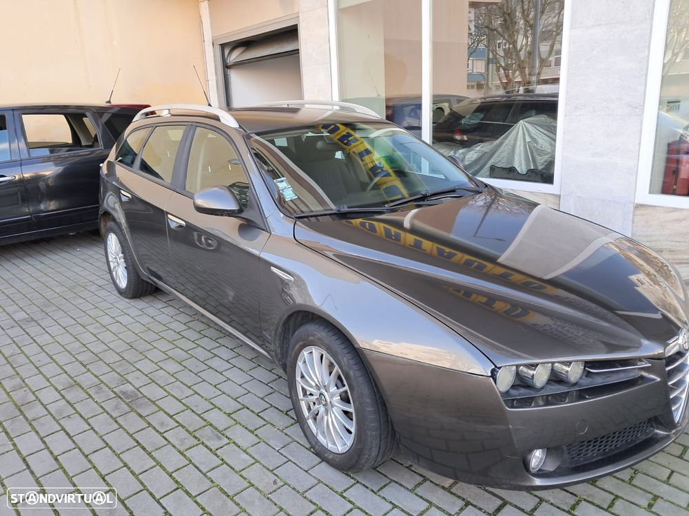 Alfa Romeo 159 Sportwagon 1.9 JTDm 16V Elegante - 3
