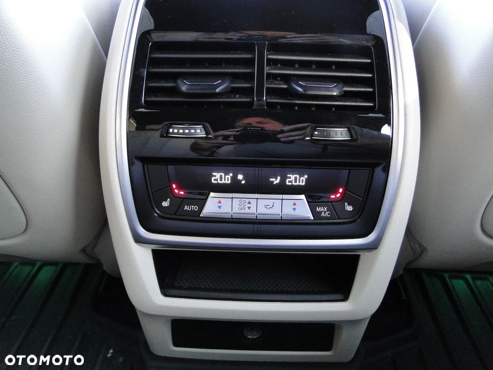 BMW X5 M50i - 21
