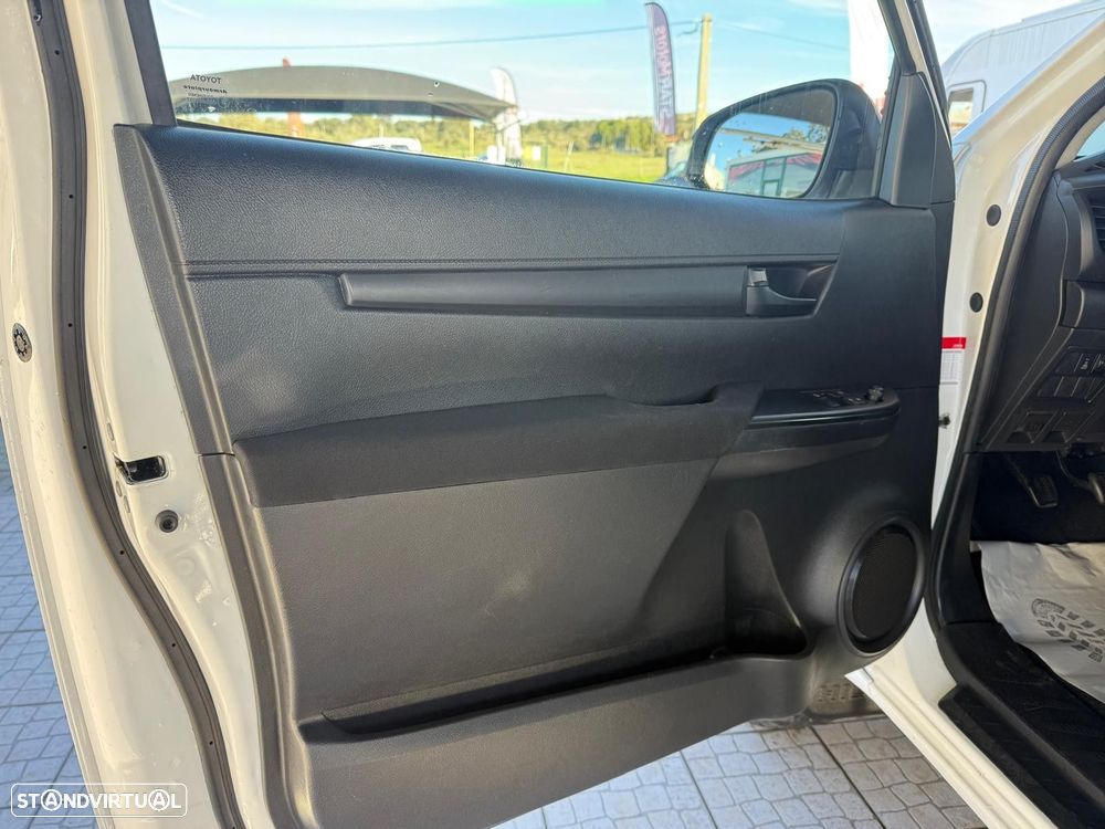 Toyota Hilux - 10
