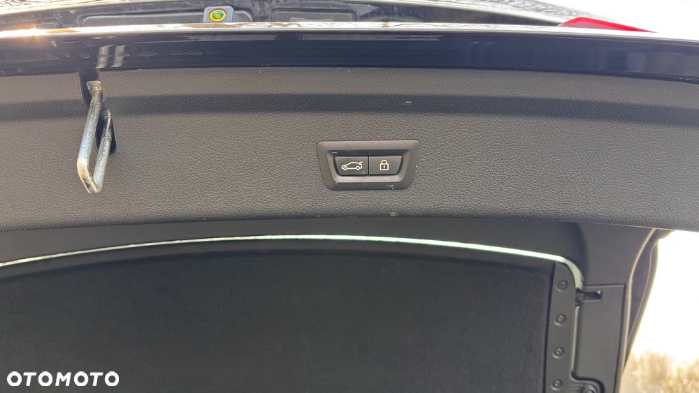 BMW 3GT 318d Business Edition - 16