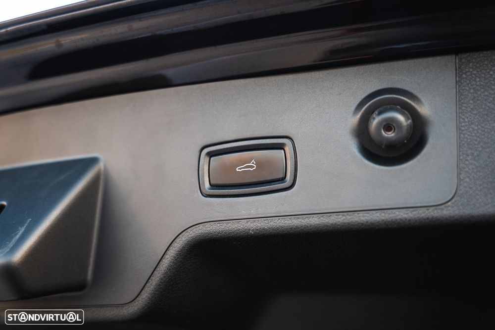 Porsche Panamera Sport Turismo 4 E-Hybrid - 32