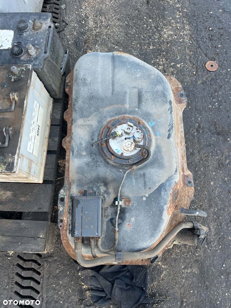 Zbiornik paliwa Hyundai I10 31110-0X000 Metalowy + pompka paliwa/pływak !! Benzyna