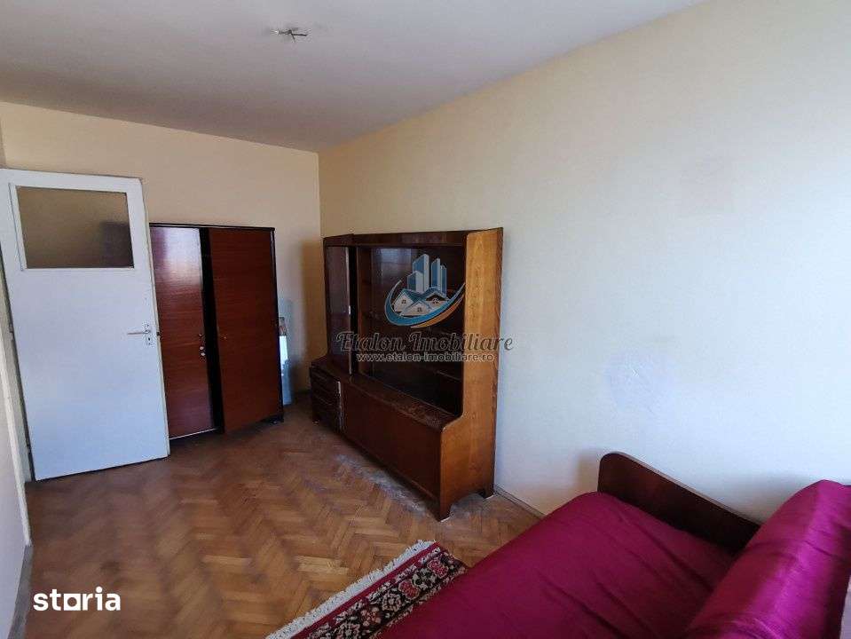 Apartament 3 camere, decomandat, etaj 1, zona centrala — fotografia 1