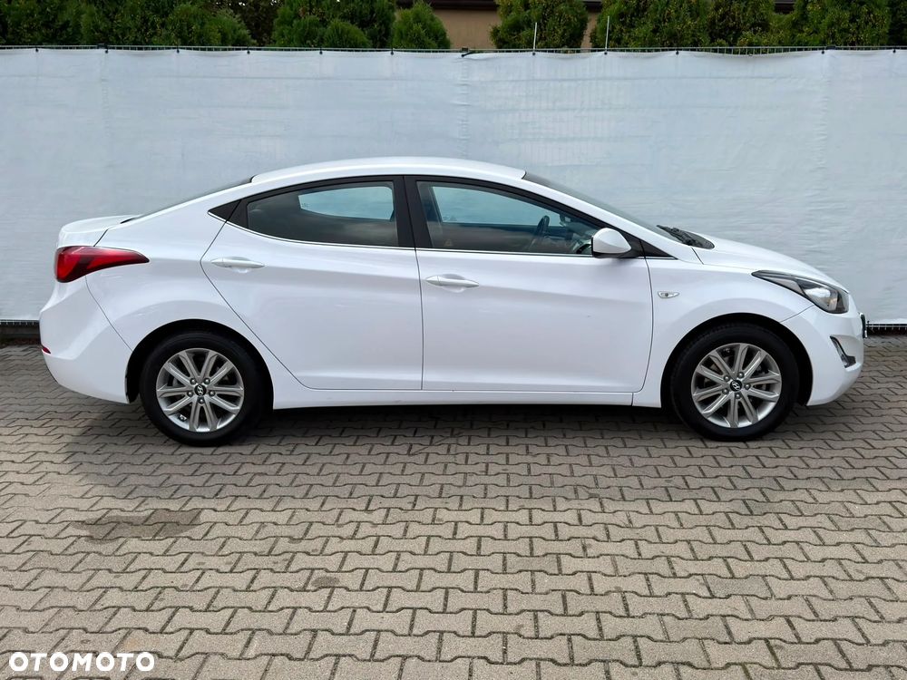 Hyundai Elantra 1.6 Comfort - 6