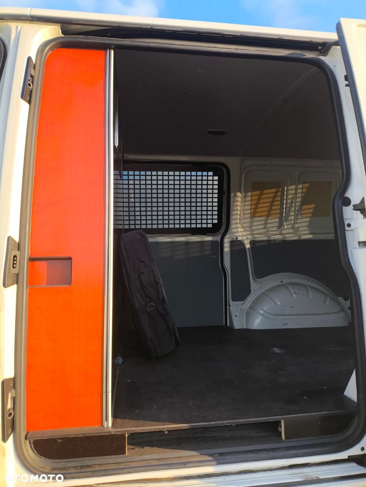 Volkswagen Transporter - 22