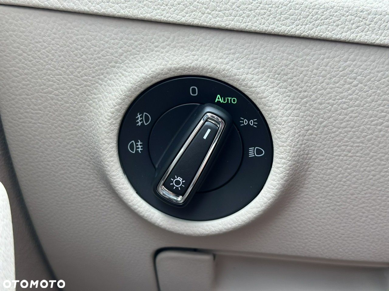 Skoda Superb Combi 2.0 TDI DSG L&K - 13