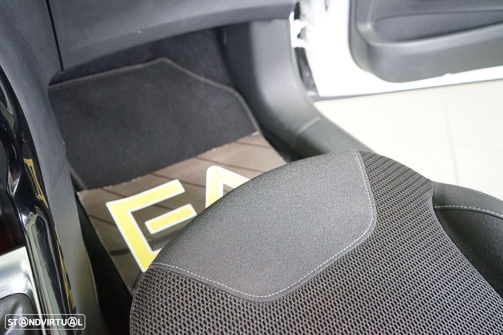 Citroën DS3 1.6 e-HDi So Chic - 27