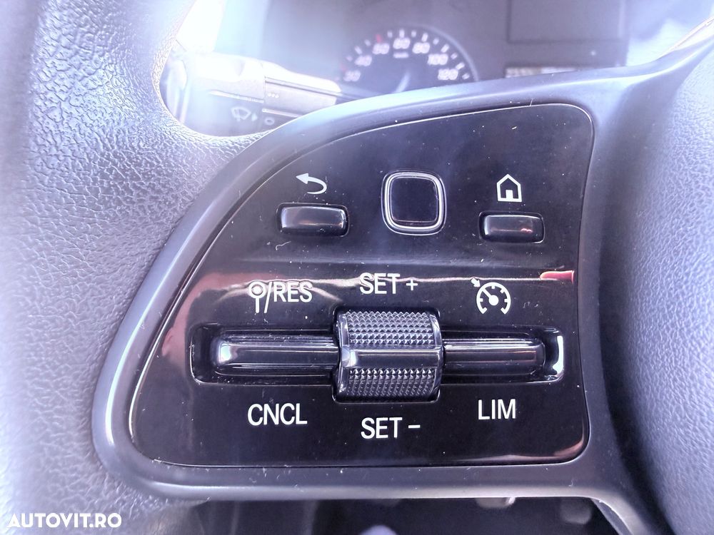 Mercedes-Benz Sprinter - 26