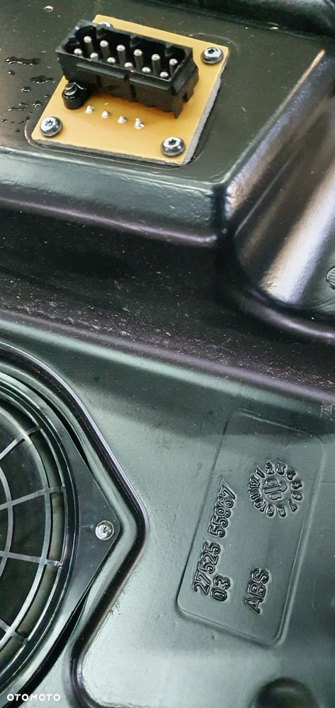 BMW X5 E53 subufer hifi - 4
