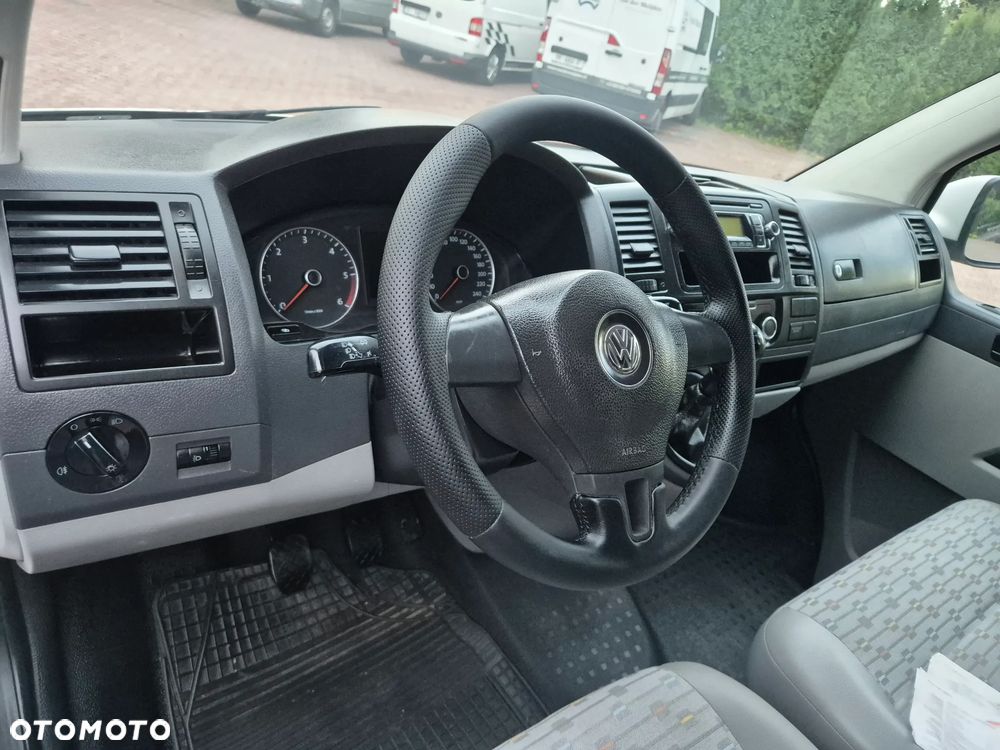 Volkswagen T5 - 20