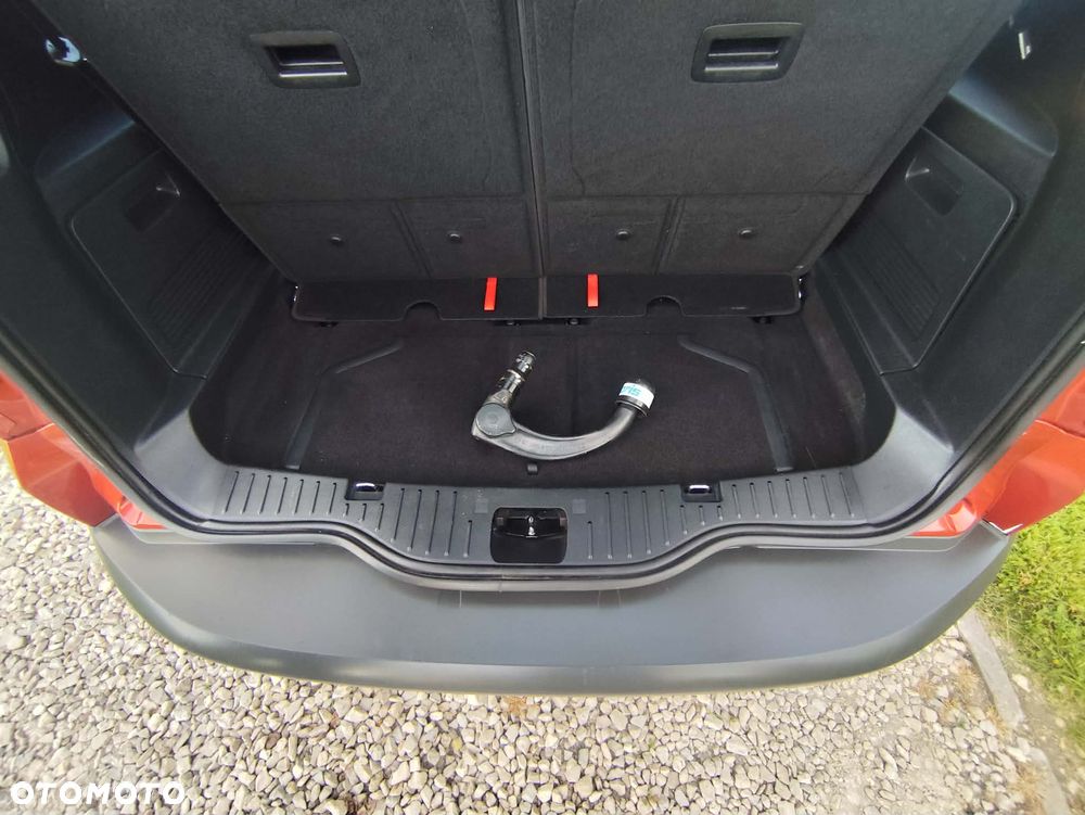 Ford S-Max - 16