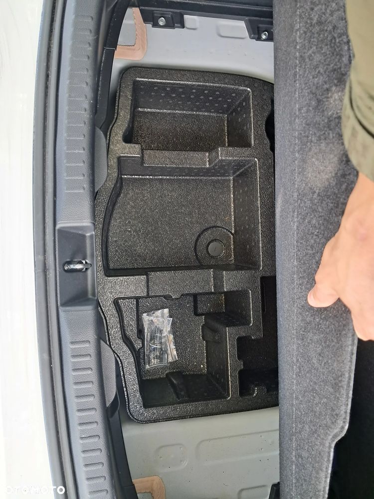 Toyota Yaris - 24