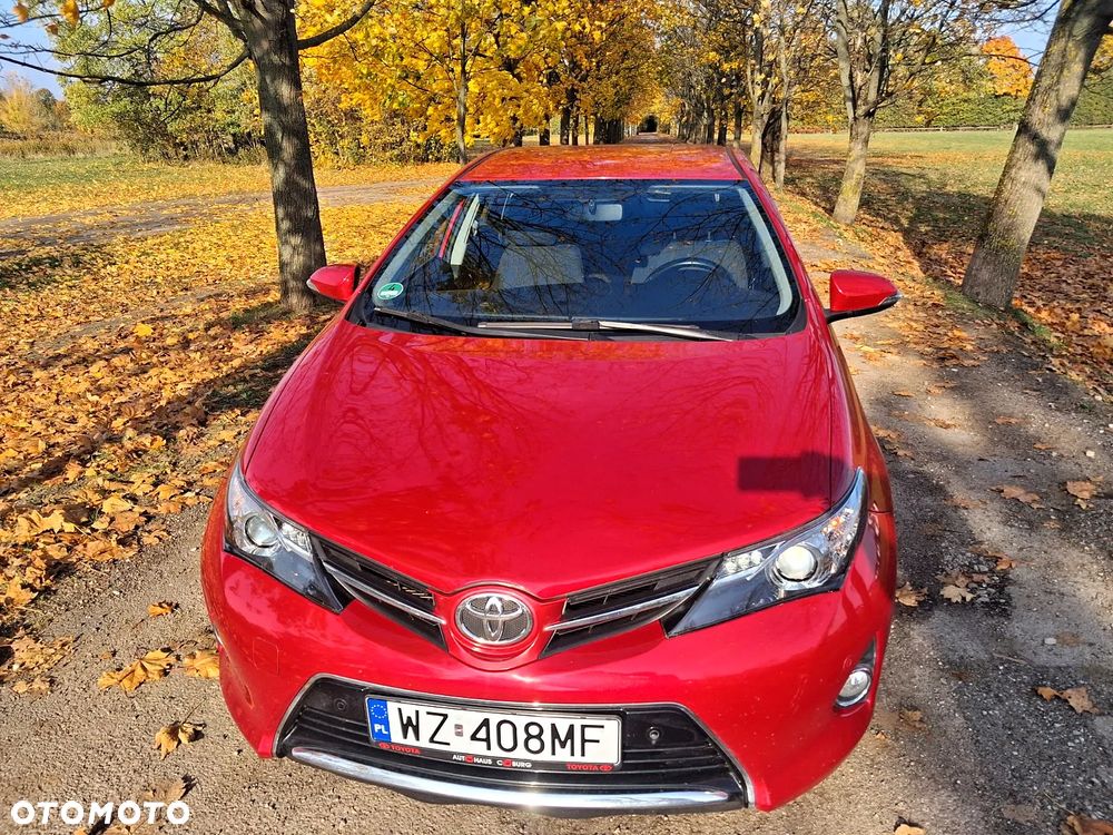 Toyota Auris 2013 photo 2