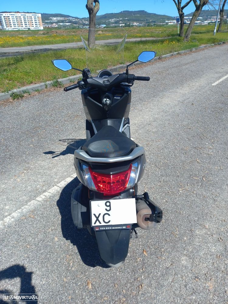 Yamaha NMAX - 4