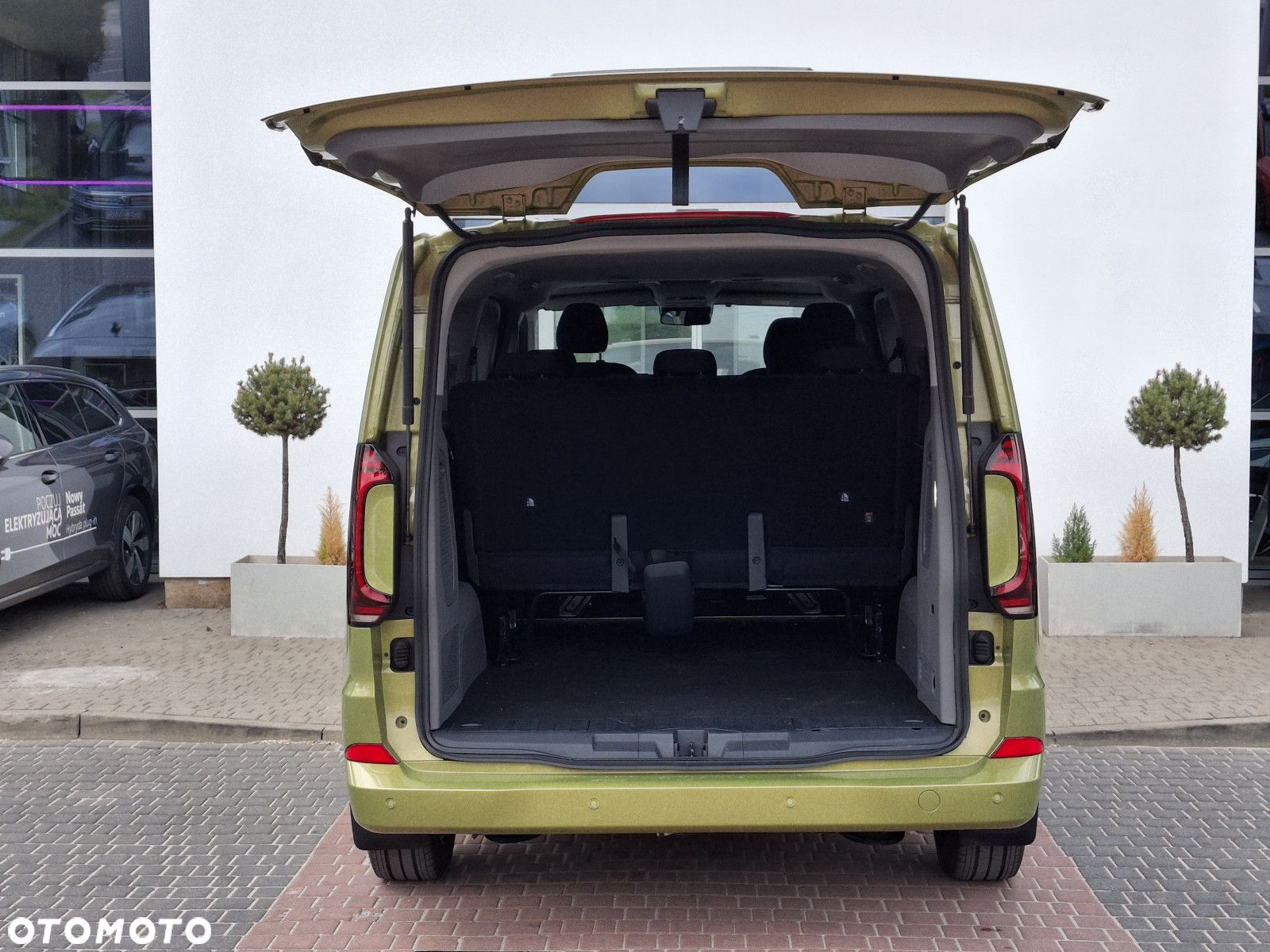 Volkswagen Caravelle - 7