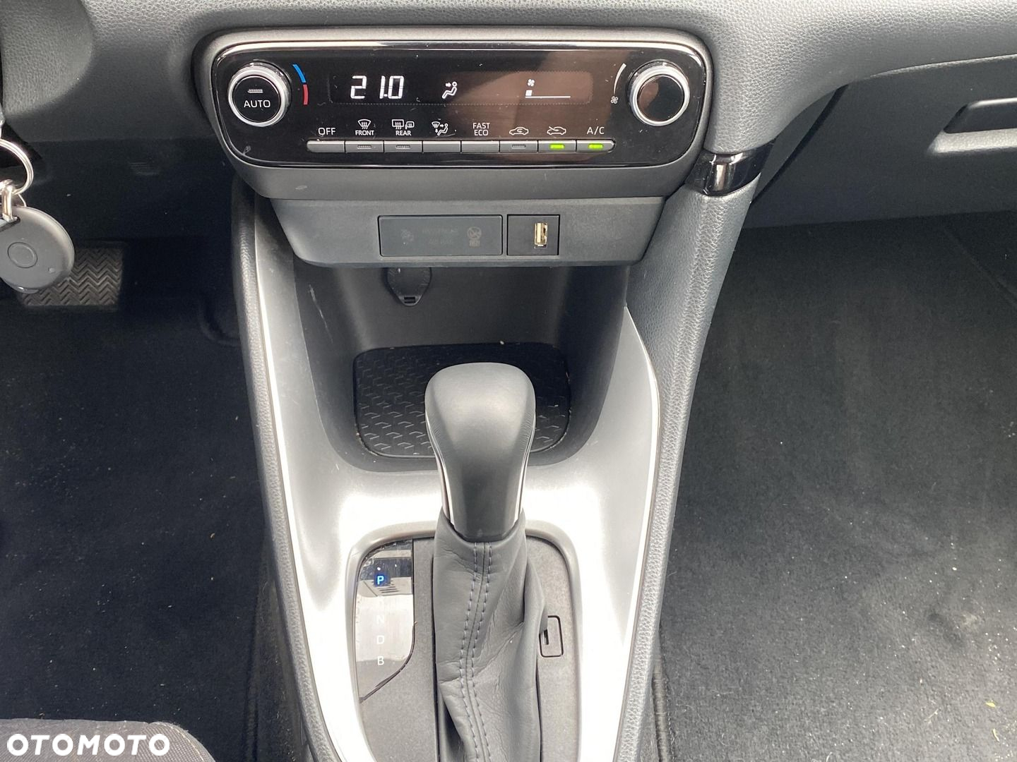 Toyota Yaris - 22