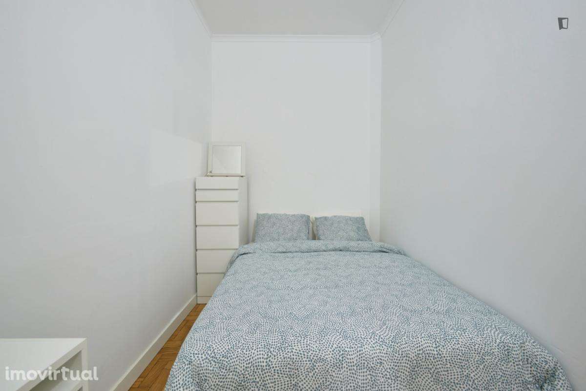 Quarto - localizado em Marquês de Pombal Lisbon - Grande imagem: 3/33