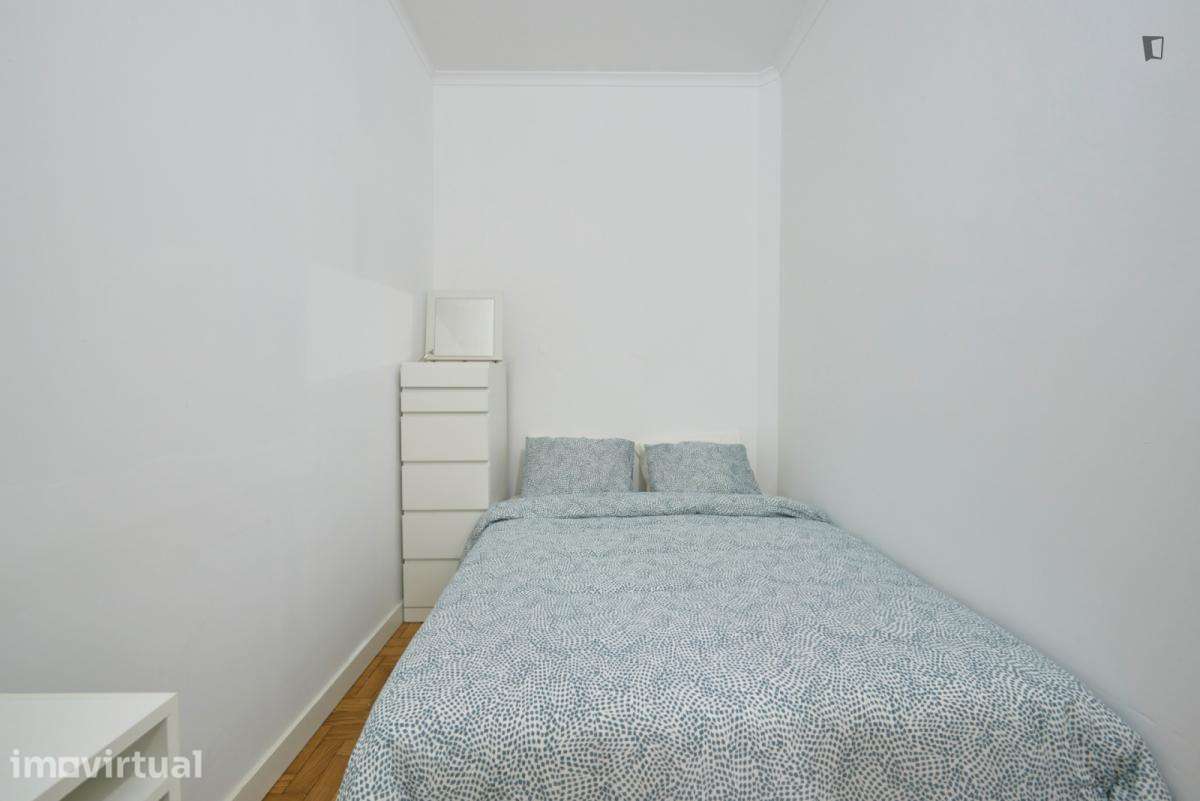 Quarto - localizado em Marquês de Pombal Lisbon - Grande imagem: 3/33