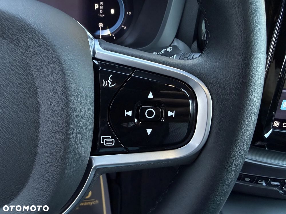 Volvo XC 60 B4 D Essential - 24