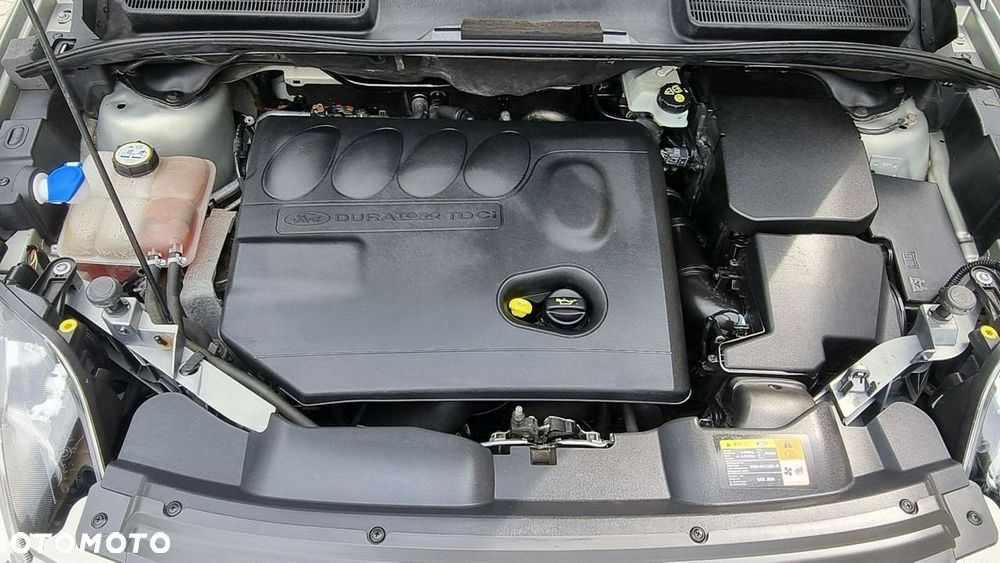 Ford Kuga - 10