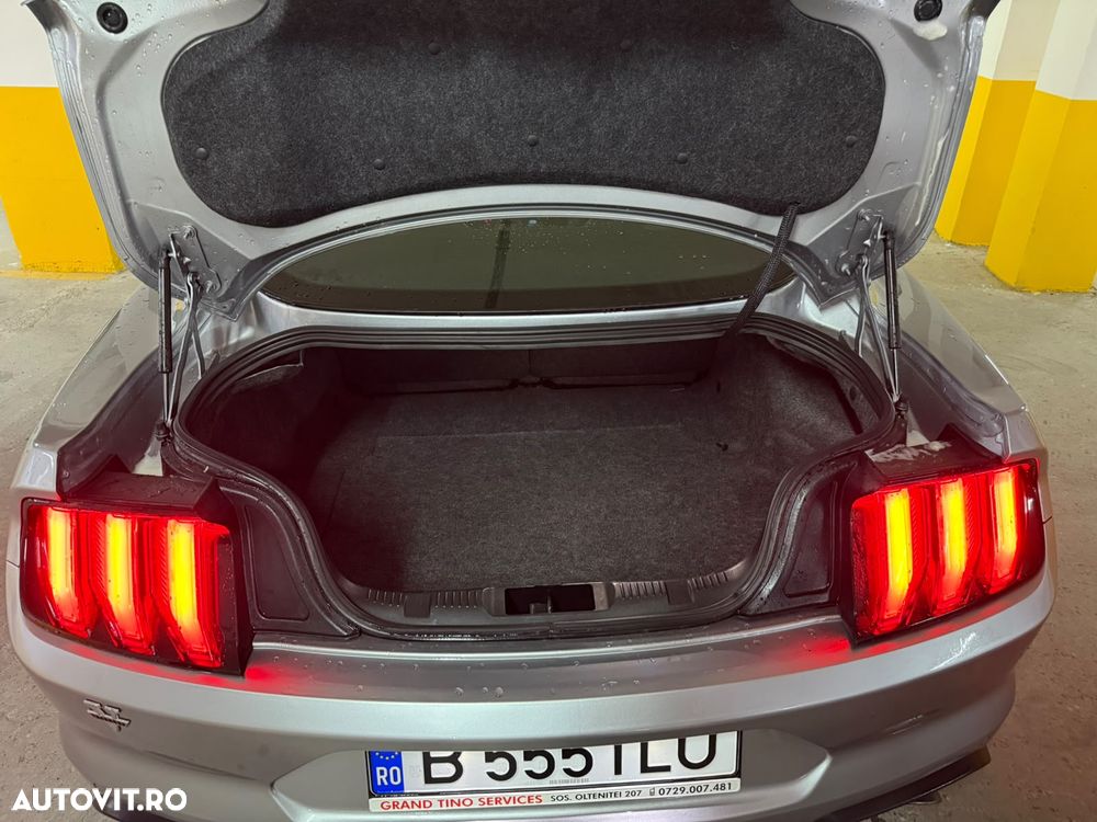 Ford Mustang - 7