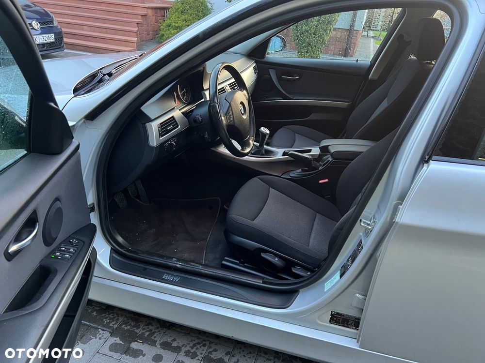 BMW Seria 3 318i - 7