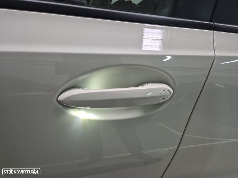 BMW 318 d Touring - 16