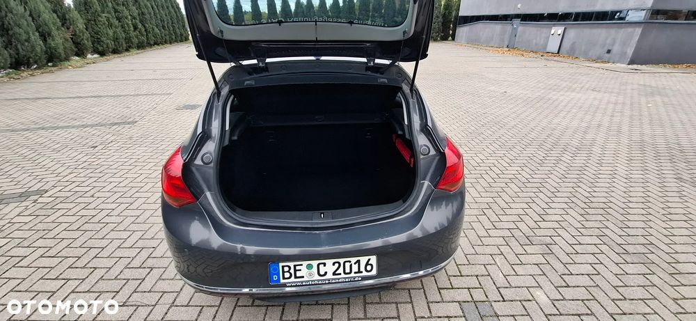 Opel Astra 1.4 Turbo Design Edition - 14