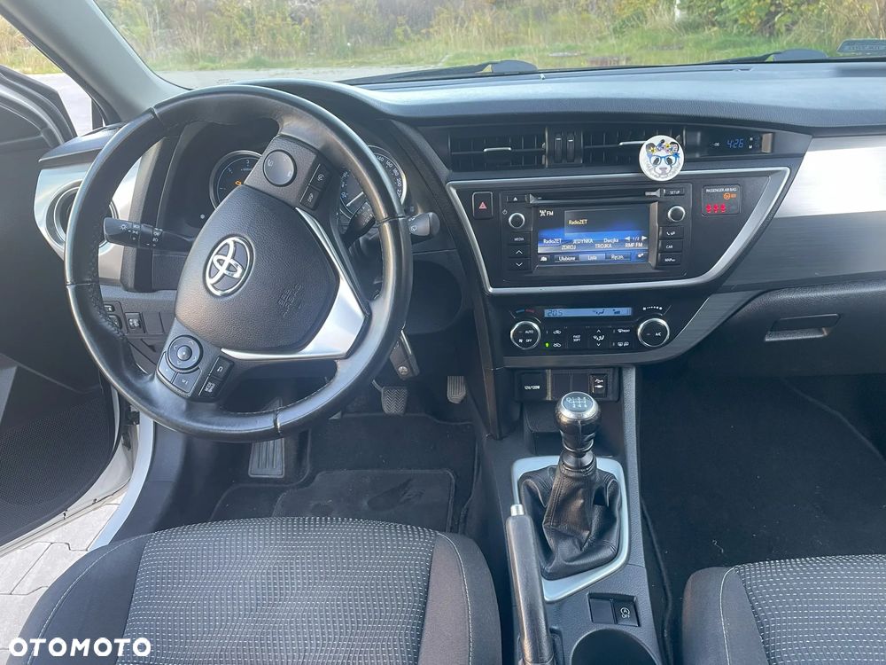 Toyota Auris 2.0 D-4D Touring Sports Comfort - 8