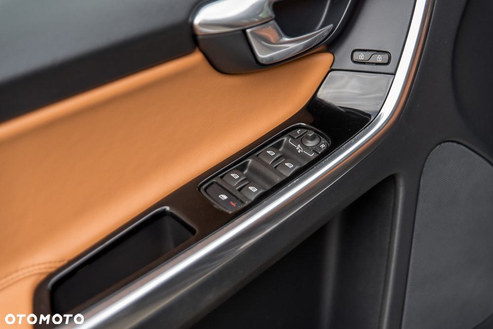 Volvo XC 60 - 24