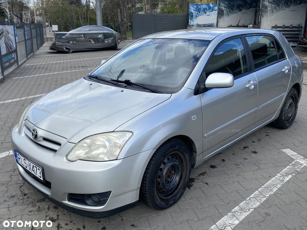 Toyota Corolla - 1