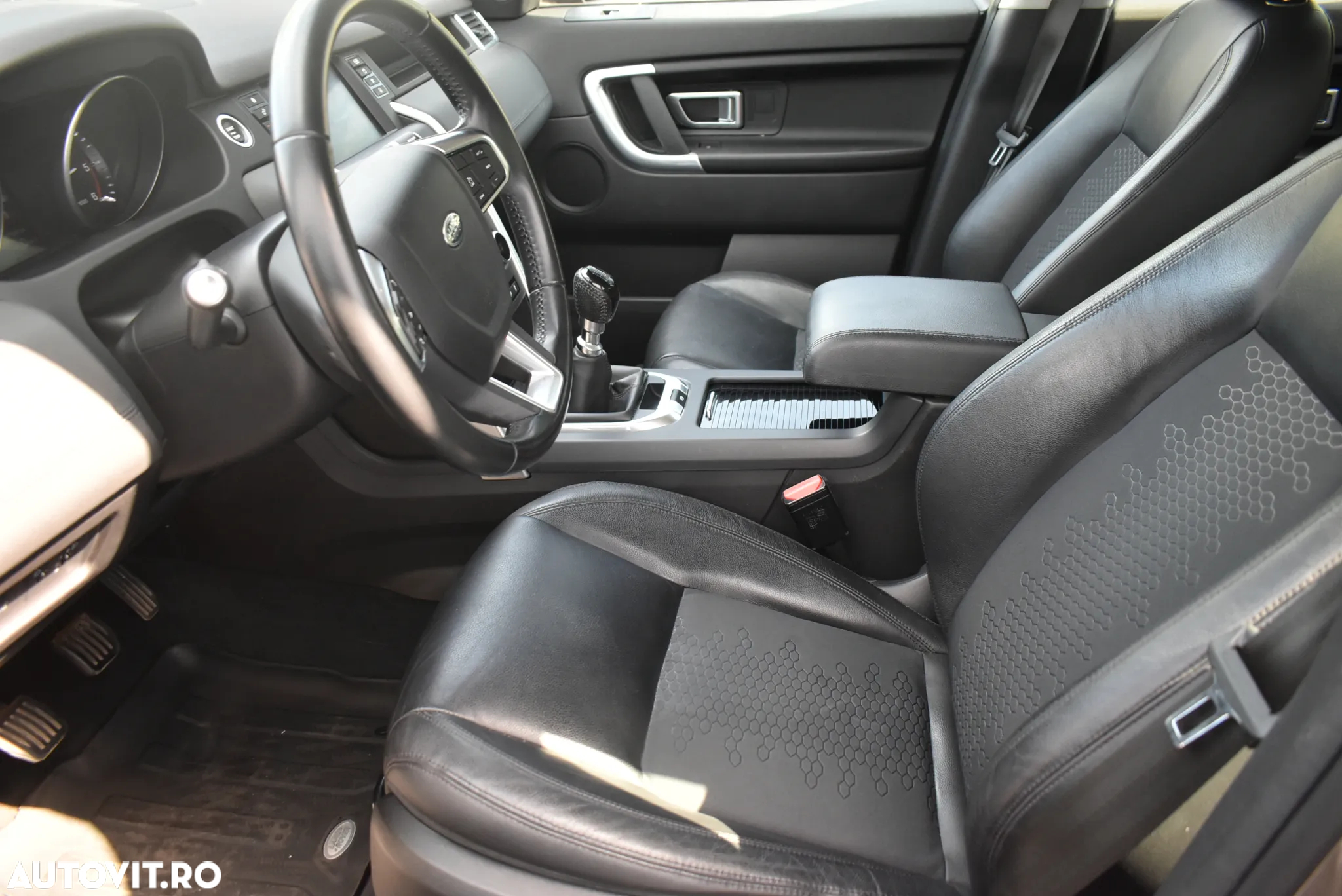 Land Rover Discovery Sport 2.0 l TD4 HSE - 6