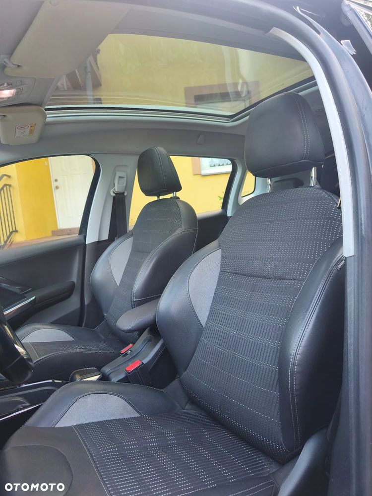 Peugeot 2008 1.2 Pure Tech Allure S&S EAT6 - 13