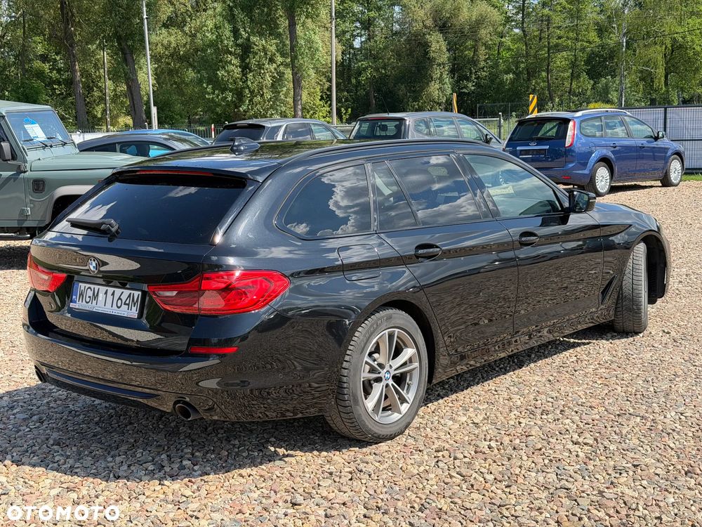 BMW Seria 5 520d Sport Line - 13