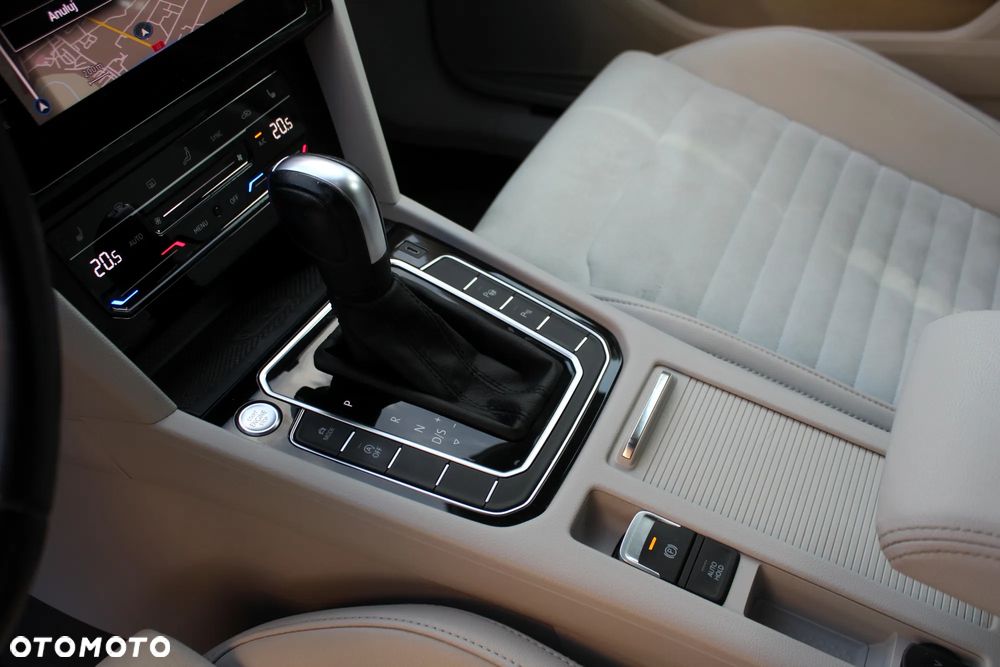Volkswagen Passat - 16