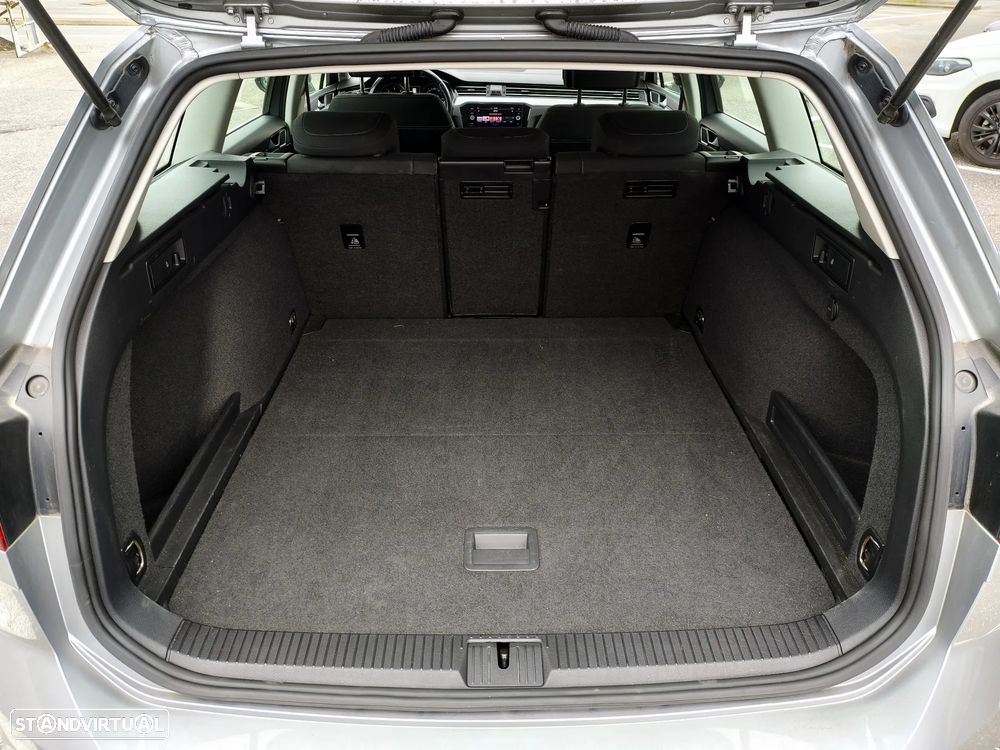 VW Passat Variant 1.6 TDI Business DSG - 10
